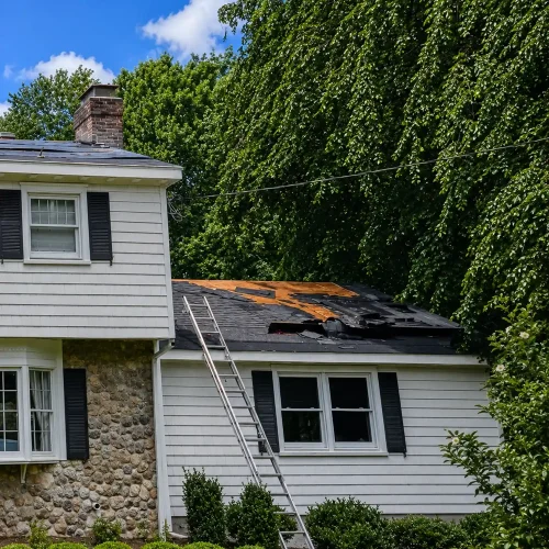 Emergency-Roof-Repairs-After-Severe-Weather_11zon